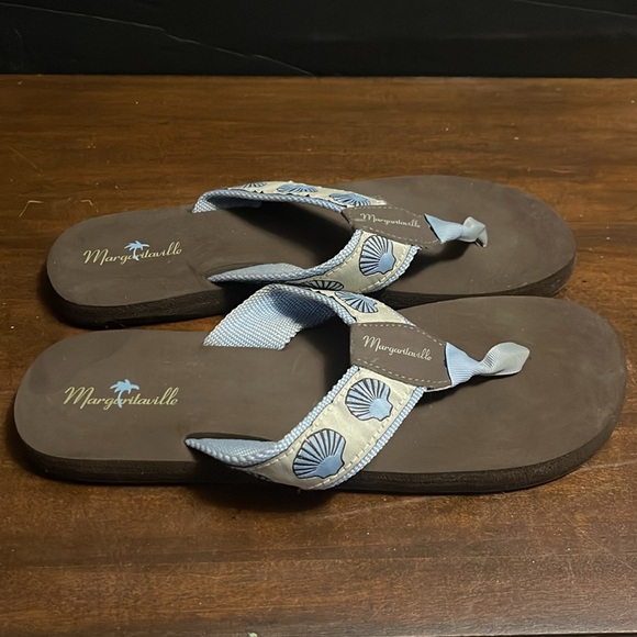 Margaritaville Brown Flip Flops seashell strap sz 9 - Picture 2 of 6